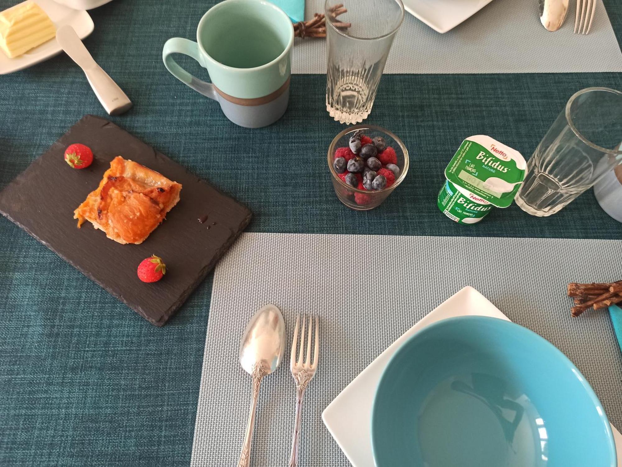 La Douceur Saumuroise Avec Petit Dejeuner Luaran gambar